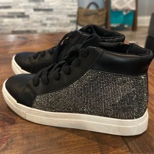 EUC Steve Madden Sliceey Sneaker / Youth size 5